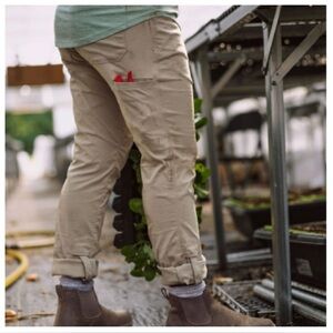 Duluth - women’s size 16 - 33 inch inseam - Dry on the Fly Slim Leg Pants - tan